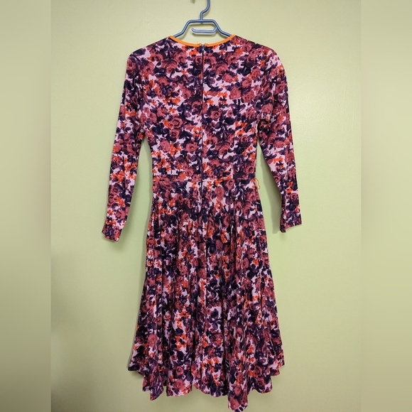 PINUP COUTURE Floral long sleeve midi dress heart neckline and gathered detail - Picture 6 of 16